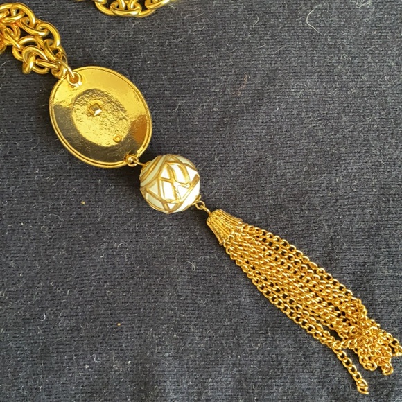 Gold and white statement necklace - Picture 4 of 5